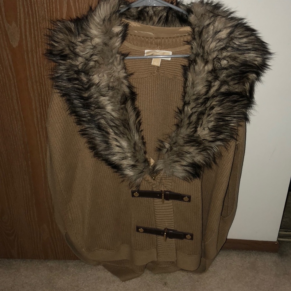 Brand New without tag MICHAEL KORS FUX FUR PONCHO